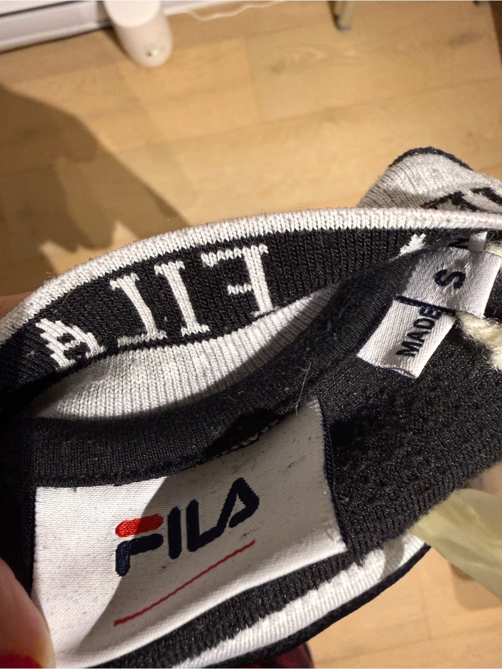 FILA black velvet long sleeve cropped top - Picture 4 of 4